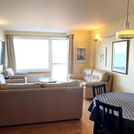 In With Sea Views, Cleaning Included *